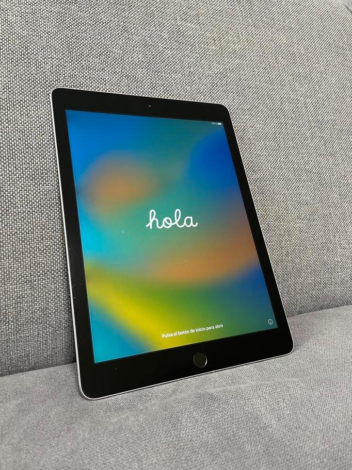 Apple iPad Wi-Fi 32GB 2017 Grijs A1822, Computers en Software, Apple iPads, Gebruikt, Apple iPad, Wi-Fi, 10 inch, 32 GB, Grijs