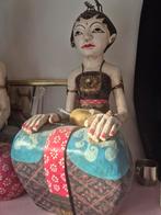 Indonesische Houten Beelden, Ophalen