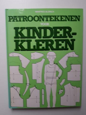 Patroontekenen voor kinderkleren - Winfred Aldrich beschikbaar voor biedingen