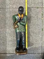 Beeld: Donkere man spelend op saxofoon, Antiek en Kunst, Kunst | Beelden en Houtsnijwerken, Ophalen of Verzenden