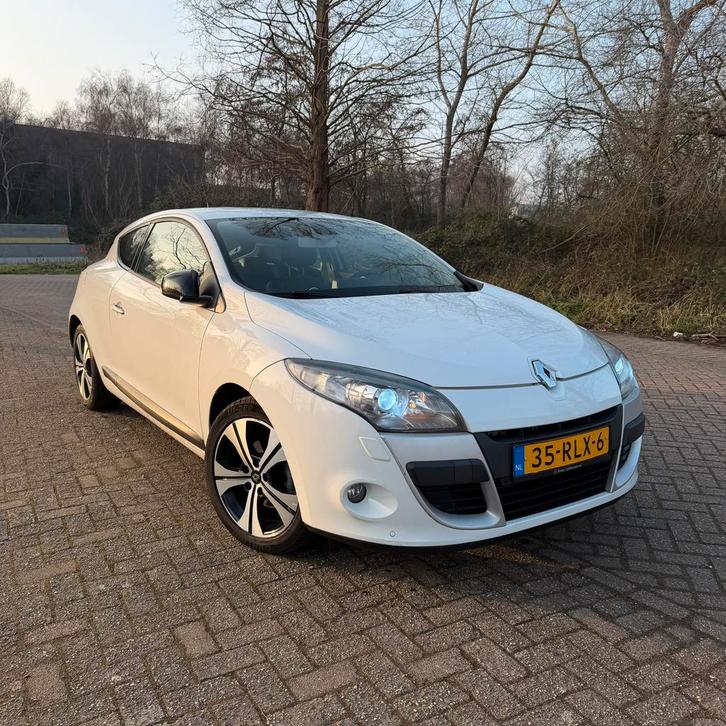 Renault Mégane 2.0 16V coupe automaat Wit, Auto's, Renault, Particulier, Mégane, ABS, Adaptieve lichten, Airbags, Airconditioning