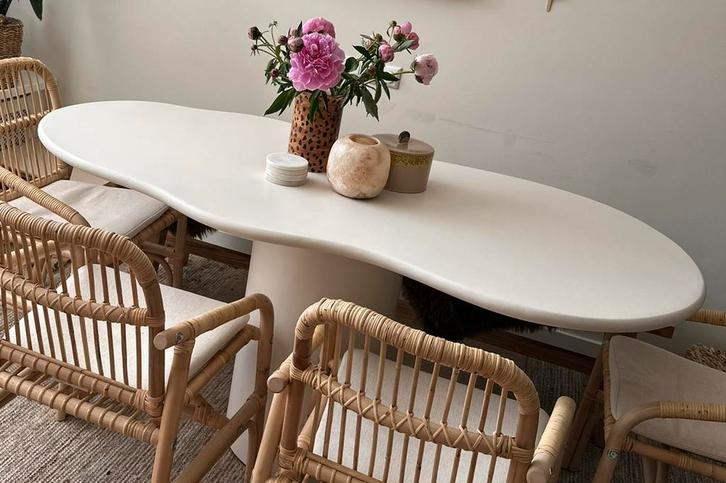 EETTAFEL - beton cire, Huis en Inrichting, Tafels | Eettafels, Nieuw, 50 tot 100 cm, 150 tot 200 cm, Vijf personen of meer, Overige vormen