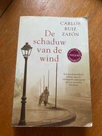 De schaduw van de wind, Carlos Ruiz Zafon, Ophalen of Verzenden, Zo goed als nieuw