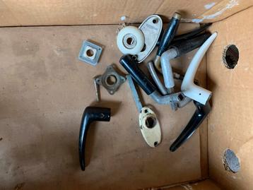 Partij oude deur handvaten bakeliet,koper en hout. beschikbaar voor biedingen