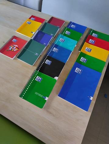 18 nieuwe schriften allen van Oxford zeer goede kwaliteit  beschikbaar voor biedingen
