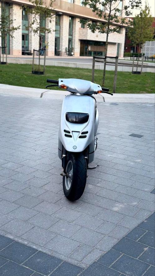 Piaggio Typhoon 70cc, Fietsen en Brommers, Scooters | Piaggio, Zo goed als nieuw, Overige modellen, Tweetakt, Ophalen of Verzenden