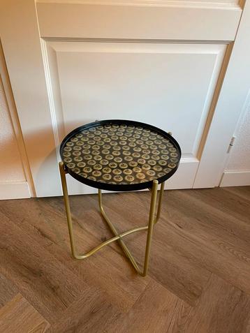 Hertog Jan Epoxy Bijzettafel beschikbaar voor biedingen