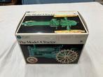 Te koop Ertl Precision Key John Deere model A, Hobby en Vrije tijd, Modelauto's | 1:32, Ophalen of Verzenden, Nieuw, Tractor of Landbouw
