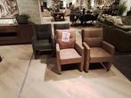 eetkamerstoelen met wieltjes. microvezel.  showroommodel, Ophalen, Nieuw, 75 m² of meer
