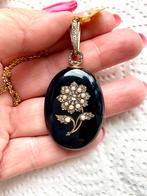 18 kt gouden collier met medaillon, onyx parels roosdiamant., Ophalen of Verzenden, Goud, Ketting, Met edelsteen