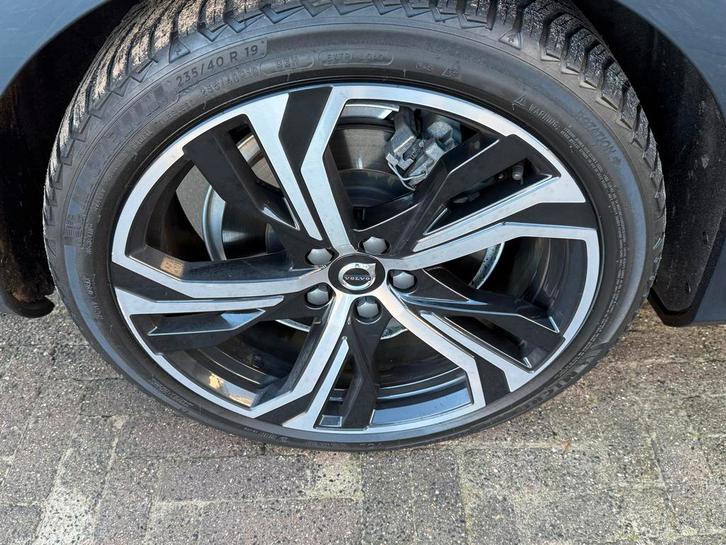 Volvo Velgen 19 inch vier seizoenen/winterband, Auto-onderdelen, Banden en Velgen, Banden en Velgen, All Season, 19 inch, 235 mm