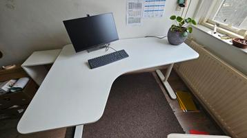 Ikea hoekbureau Bekant  beschikbaar voor biedingen