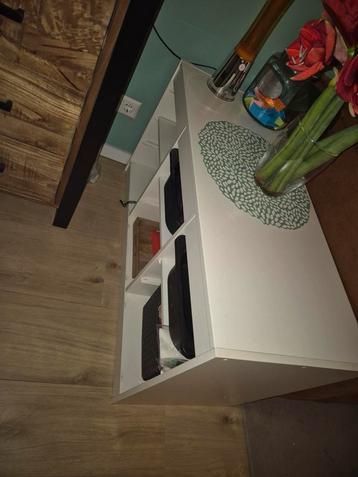 IKEA Kast met Bakken en Plankjes beschikbaar voor biedingen