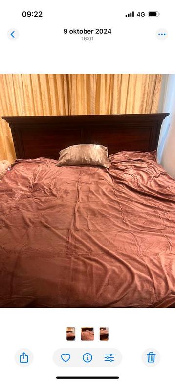 Houten Bed Set met Kastjes beschikbaar voor biedingen