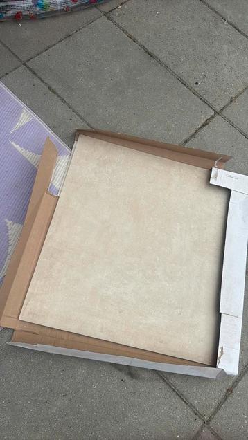 60x60 ivoor/beige kleur  beschikbaar voor biedingen