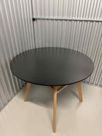 Dining table Sklum, Ophalen, 100 tot 150 cm, Zo goed als nieuw, Vier personen