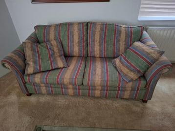 2 zits bank met bijbehorende stoel beschikbaar voor biedingen