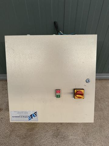 Schakelkast / Electrakast met tijdrelais beschikbaar voor biedingen