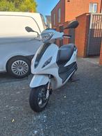 Piaggio fly 2012, Piaggio, Gebruikt, Maximaal 45 km/u, Benzine