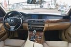 BMW 5-serie 528i High Executive AUT|CLIMA|Leder|NAV|CAM|PANO, Auto's, 13 km/l, Euro 5, Achterwielaandrijving, Beige