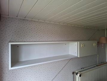 Boekenkastje voor aan de muur