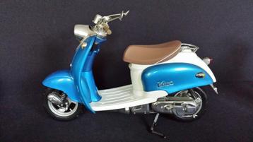 SCHAALMODEL 1/6 ~ SCOOTER Vespa VINO blauw ~ Yamaha YJ-50-R beschikbaar voor biedingen