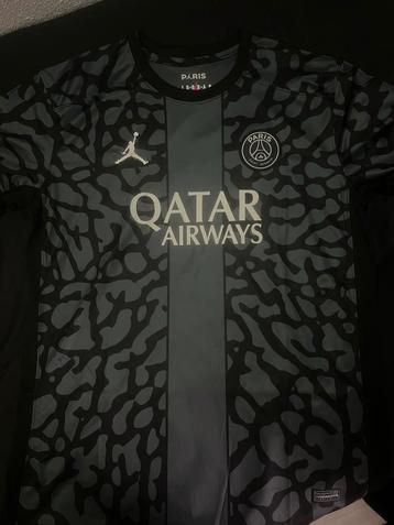 PSG shirt XXL valt kleiner 23/24 beschikbaar voor biedingen
