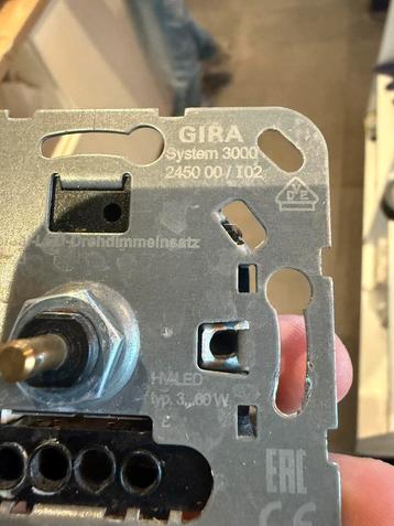 Gira Dimmer 3000 2450 00/I02 – Universele LED AC230V 20–210W beschikbaar voor biedingen