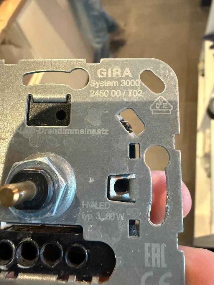 Gira Dimmer 3000 2450 00/I02 – Universele LED AC230V 20–210W, Doe-het-zelf en Verbouw, Elektra en Kabels, Zo goed als nieuw, Schakelaar