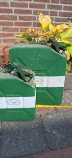 Vintage benzine jerrycans, Ophalen of Verzenden, Gebruikt
