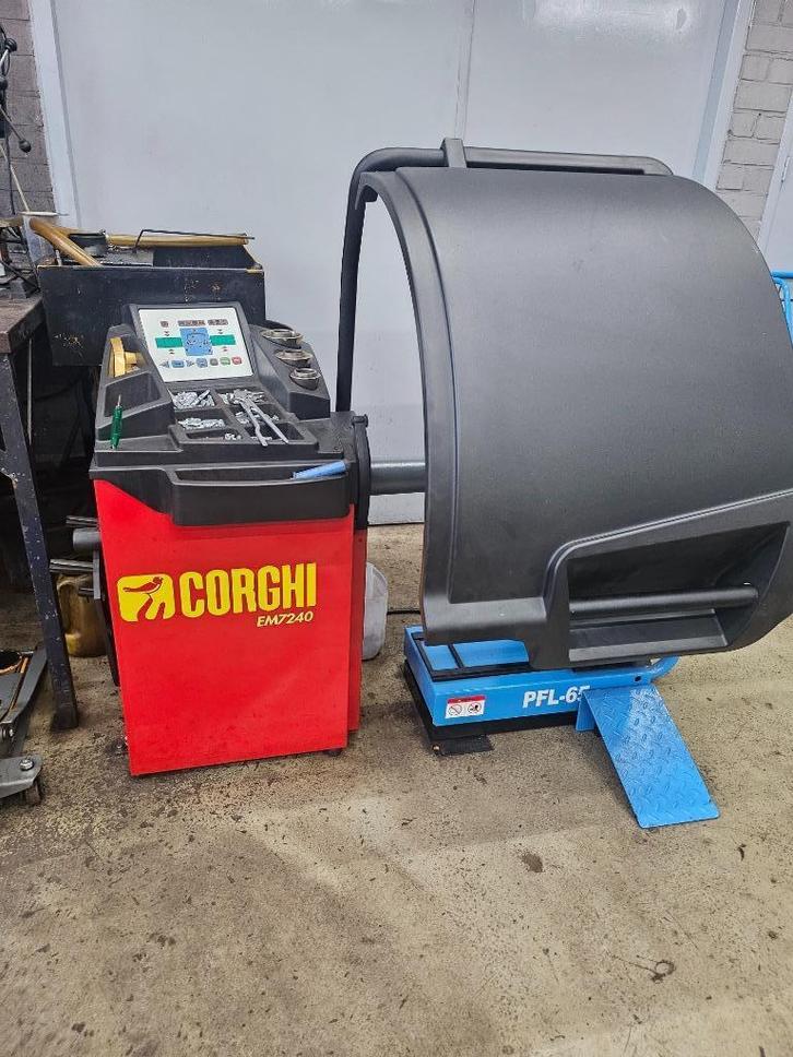 Corghi EM7240 Balanceermachine incl wiellift, Auto diversen, Autogereedschap, Zo goed als nieuw, Ophalen
