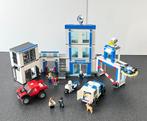Lego City no. 60246: Politiebureau, met licht en geluid, Kinderen en Baby's, Speelgoed | Duplo en Lego, Ophalen of Verzenden, Zo goed als nieuw