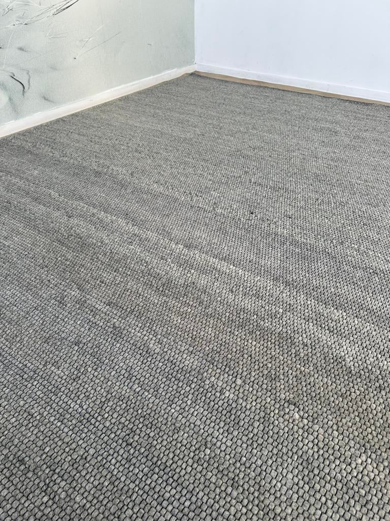 Montel Cerezo grey XXL 240/340 wol bolletjes karpet, Huis en Inrichting, Stoffering | Tapijten en Kleden, Ophalen of Verzenden