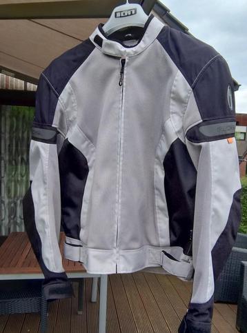 Doorwaaivest Richa als nieuw maat L beschikbaar voor biedingen