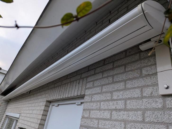 Elektrisch zonnescherm - 6 meter breed, 3.5 meter uitval, Tuin en Terras, Zonneschermen, Gebruikt, Knikarmscherm, 300 cm of meer