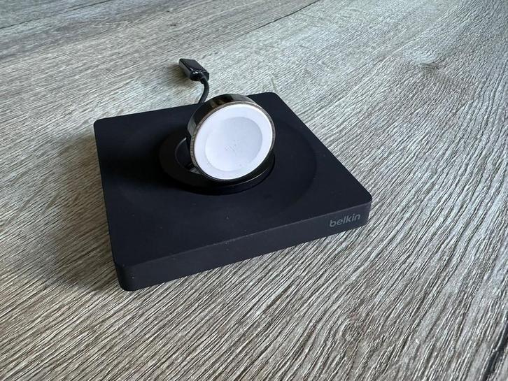 Als nieuw: Belkin BoostCharge Pro voor Apple Watch, Sieraden, Tassen en Uiterlijk, Smartwatches, Zo goed als nieuw, iOS, Zwart