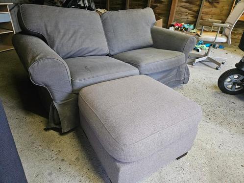 Ikea Ektorp 2 zits en poef, Huis en Inrichting, Banken | Sofa's en Chaises Longues, Gebruikt, 75 tot 100 cm, Stof, Ophalen