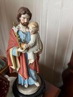 porseleinen jozef met kind jezus met houten standaard 35 cm, Antiek en Kunst, Ophalen of Verzenden