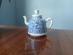 Een Chinees blauw wit porseleinen klein theepotje, Ophalen of Verzenden