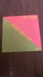 Vinyl single Doe Maar - De bom, Cd's en Dvd's, Vinyl Singles, Ophalen of Verzenden, Zo goed als nieuw, Nederlandstalig