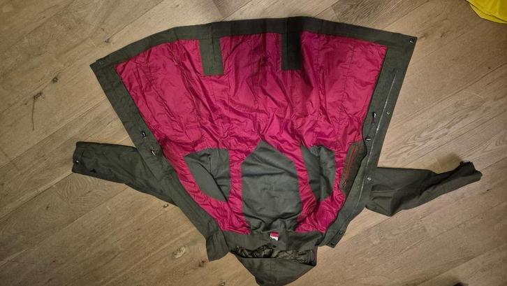 2x waterdichte winterjas maat s van decathlon, Kleding | Dames, Jassen | Winter, Zo goed als nieuw, Maat 36 (S), Zwart, Ophalen