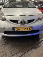 Toyota Aygo 1.0 12V Vvt-i 5DRS 2006 Grijs, Auto's, Voorwielaandrijving, 4 stoelen, 68 pk, Origineel Nederlands