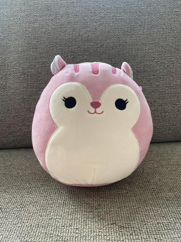 Paars/roze eekhoorn squishmallow beschikbaar voor biedingen