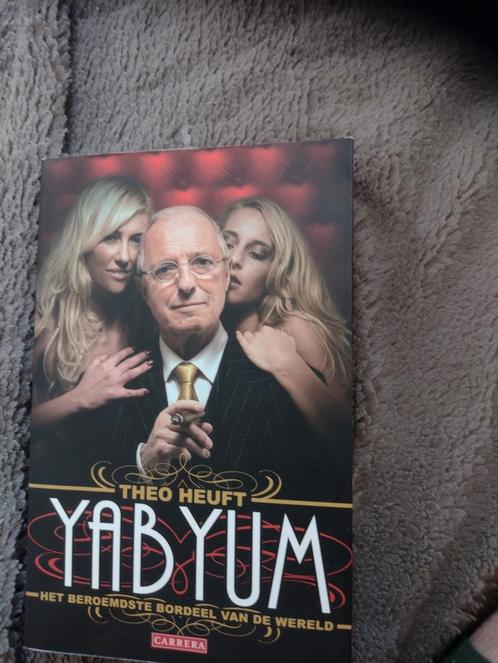 Yab Yum - Theo Heuft, Boeken, Thrillers, Gelezen, Nederland, Ophalen of Verzenden