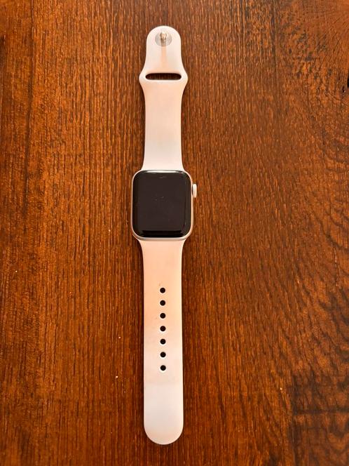 Apple watch SE (40mm Gps), Sieraden, Tassen en Uiterlijk, Smartwatches, Zo goed als nieuw, iOS, Zilver, GPS, Waterdicht, Ophalen of Verzenden