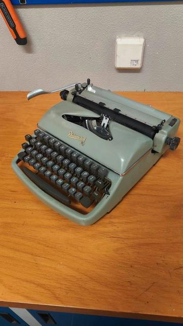 Rheinmetall typemachine – vintage + nieuw lint + koffer beschikbaar voor biedingen