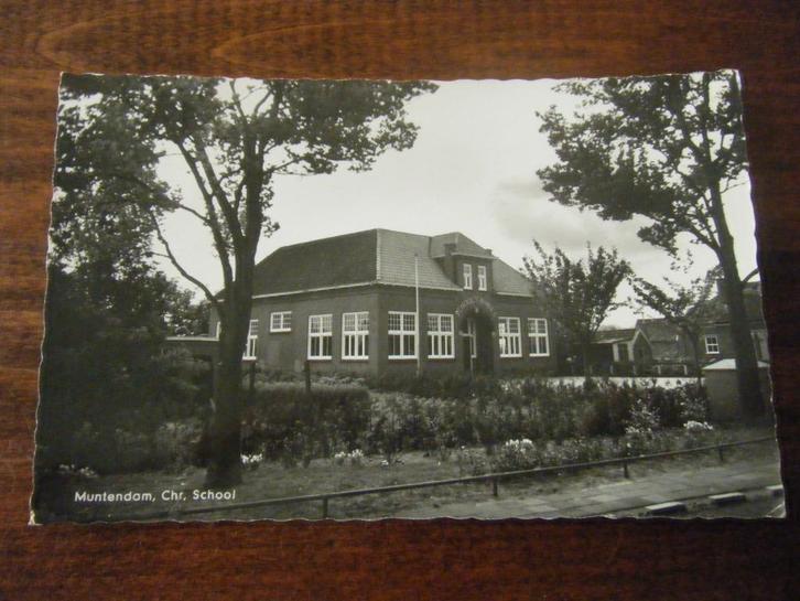 Y29 - Muntendam - School - Mooi/Oud, Verzamelen, Ansichtkaarten | Nederland, Groningen, 1960 tot 1980, Ophalen of Verzenden