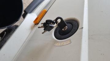 fiat ducato Tankdop dop met slot peugeot j5 camper tankdop beschikbaar voor biedingen