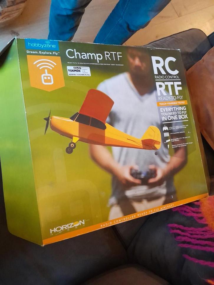 Hobbyzone Champ RTF RC Vliegtuig, Hobby en Vrije tijd, Modelbouw | Radiografisch | Vliegtuigen, Gebruikt, Elektro, RTF (Ready to Fly)