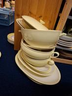 Pastel geel restant servies met gebruiksporen. Wel bruikbaar, Ophalen of Verzenden